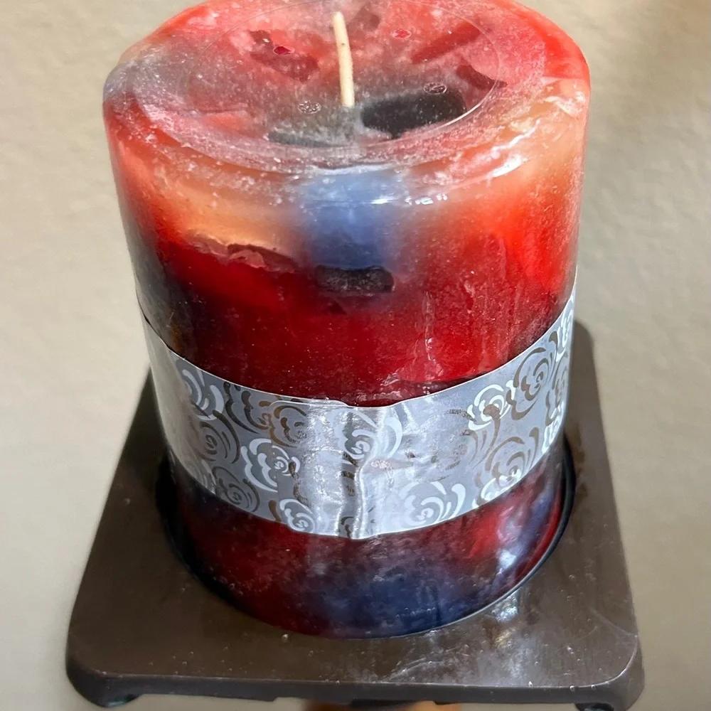 Home Interiors Freedom Red and Blue Pillar Candle. 3”x4” - Picture 2 of 3